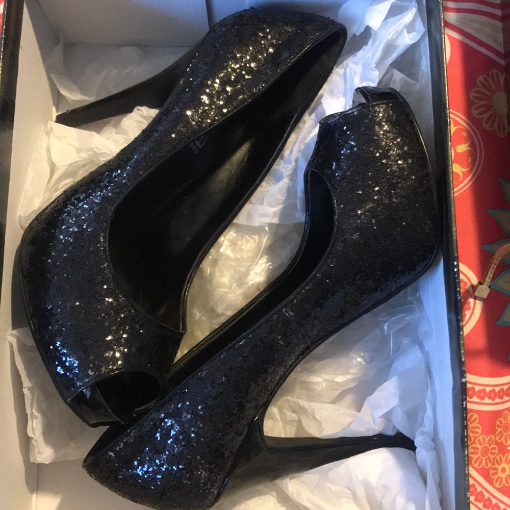 Black Glittery Heel